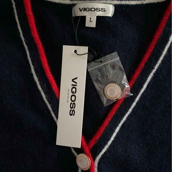 Vigoss Classic Button Down Cardigan Sweater With Pearl Gold Buttons NWT Size L - Picture 5 of 7